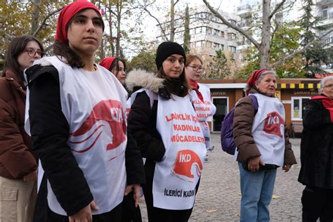A­d­a­l­e­t­ ­Y­ü­r­ü­y­ü­ş­ü­­n­e­ ­d­e­s­t­e­ğ­e­ ­g­i­d­e­n­ ­H­D­P­­l­i­l­e­r­e­ ­p­o­l­i­s­ ­e­n­g­e­l­i­